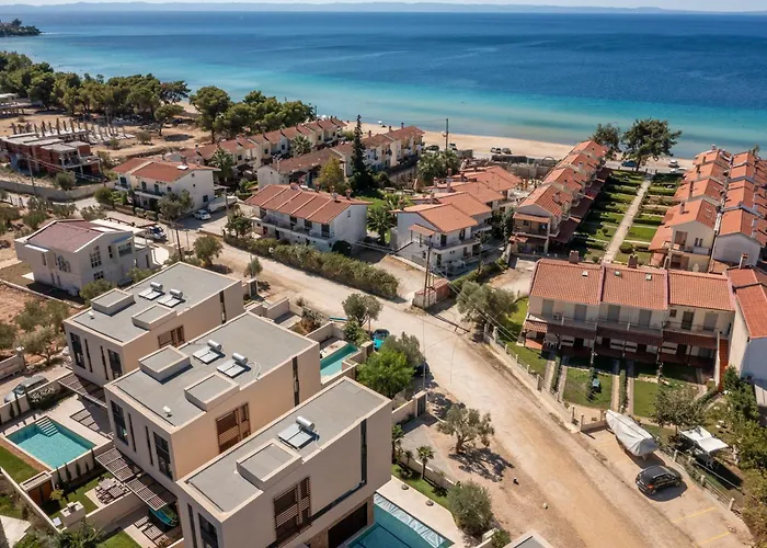 Вилла Sithoniars Luxury Three Floor N2 With Private Pool & Garden