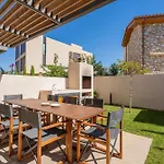 Sithoniars Luxury Three Floor N2 With Private Pool & Garden