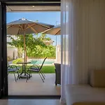 别墅 Sithoniars Luxury Three Floor N2 With Private Pool & Garden