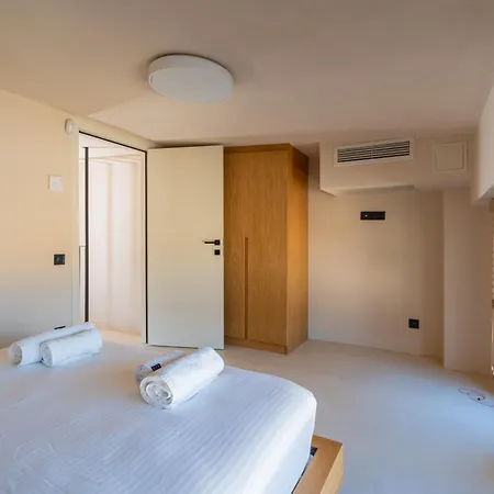 Willa Sithoniars Luxury Three Floor N2 With Private Pool & Garden *