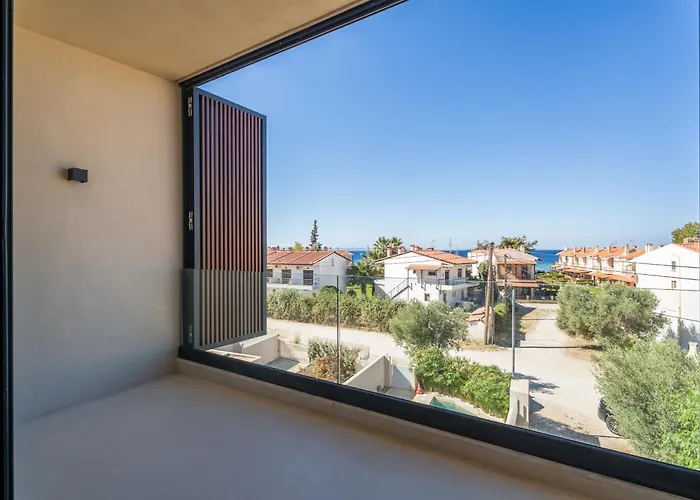 Sithoniars Luxury Three Floor N2 With Private Pool & Garden Willa