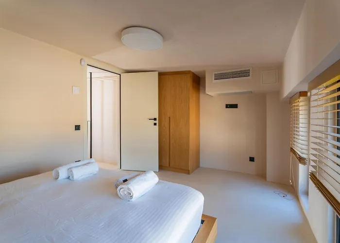 Willa Sithoniars Luxury Three Floor N2 With Private Pool & Garden *