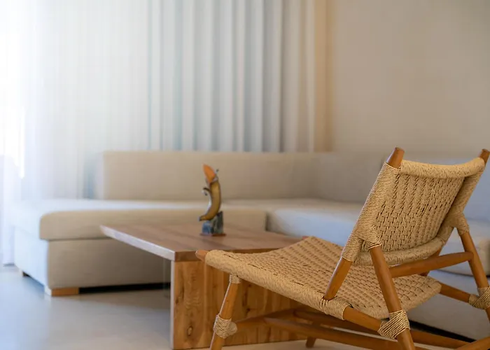 Sithoniars Luxury Three Floor N2 With Private Pool & Garden *
