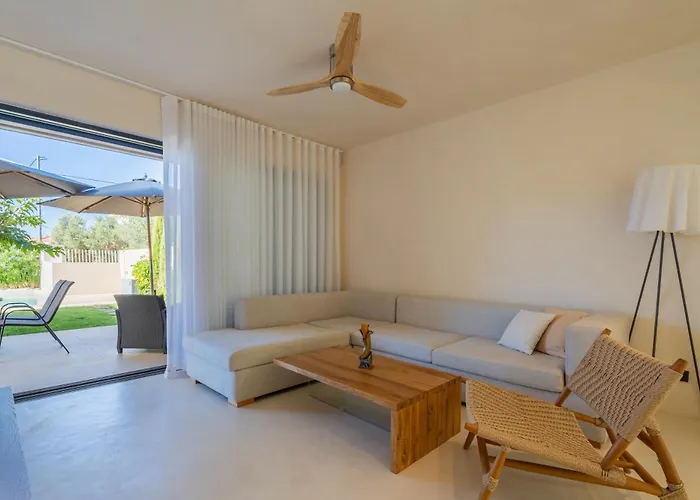 Sithoniars Luxury Three Floor N2 With Private Pool & Garden Willa *