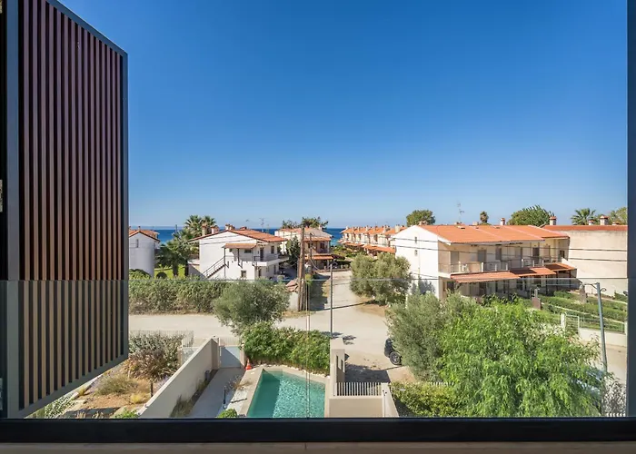 Sithoniars Luxury Three Floor N2 With Private Pool & Garden *