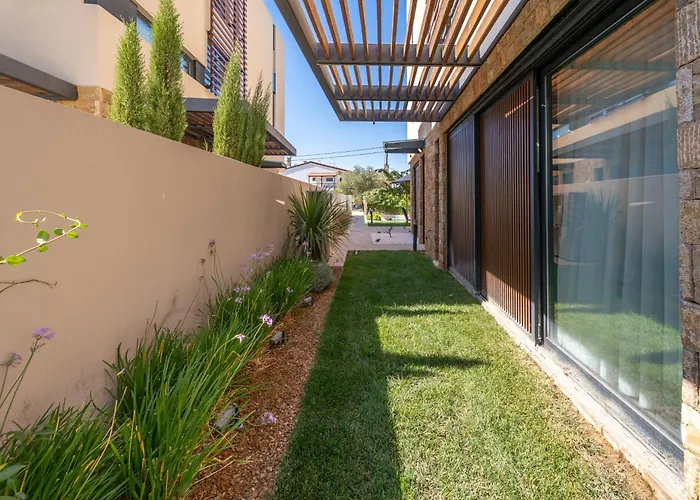 Willa Sithoniars Luxury Three Floor N2 With Private Pool & Garden *